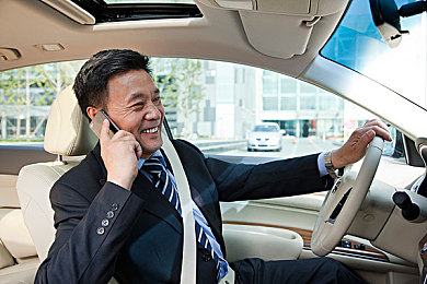 男生女生在一起搓搓:双人同心,其车断金,极速搭档的默契驾驶之旅-4