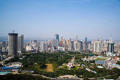 黄色软件oPPo：霓虹都市，地下赛车与破解插件的黑色幽默之旅-3