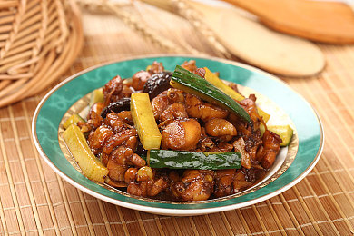 亚洲伦理乱伦:霓虹街巷中的血脉引擎,道德弯道上的继承者漂移-4