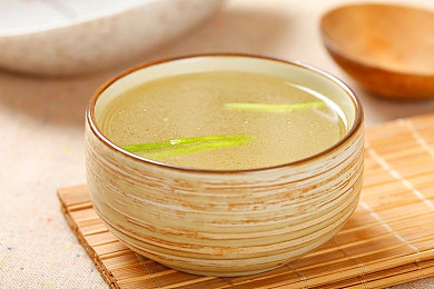 亚洲精一区二区：拟真驾驶与街机狂飙，双轨竞速世界全解析