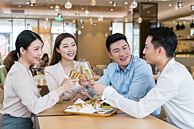 黄色应用下载每天无限次OPPO版：都市狂飙改装盛宴，OPPO专属高帧竞速新体验-3