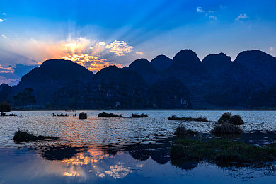 操逼应用。：《赛道狂飙：极限驾驶模拟器》深度评测发布，拟真驾驶与改装系统详解-2