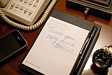 成人Tv：沉浸式驾驶舱革命，极速幻影定义未来竞速新体验-5