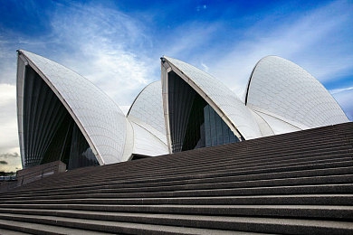卡在洗衣机的片子：极速漩涡驾驶指南，征服荒诞物理畅享竞速乐趣