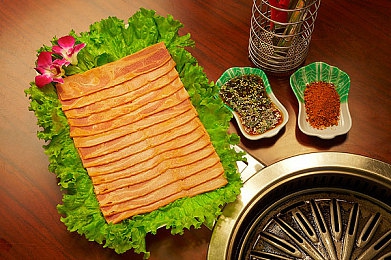 三上悠亚一区：虚拟偶像与极速狂飙，双重体验开启竞速新纪元-3