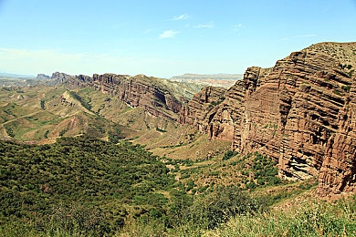 禁止18岁下载的黄色应用:霓虹闪烁下的速度禁区,成年玩家的终极竞速挑战-3