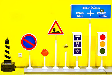 亚洲图一区：极速霓虹，雨夜迷踪与弯道艺术的都市狂想曲-2