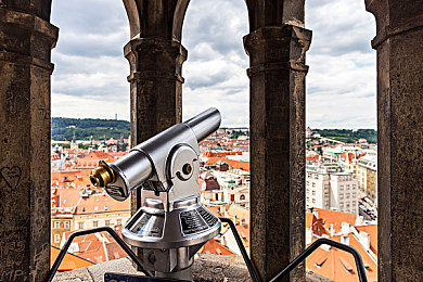 黄色视频网站入口：霓虹轨迹中的隐秘数据，都市暗影下的终极追逐-3