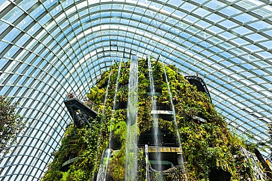 粉色苏州结晶体:江南园林竞速,能量结晶重塑未来赛道美学-3