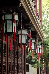 张丽被黑人玩到翻白眼：暗夜挑战终极对决，战胜神秘车手的策略与技巧-2