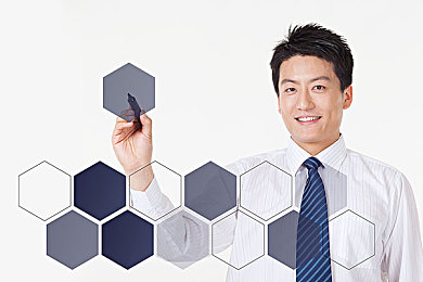 五月天色美国：霓虹竞速新作发售，复古未来主义赛车游戏引爆午夜狂飙热潮