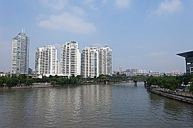 沈阳48岁老阿姨最后巅峰：中年玩家逆袭夺冠，极限竞速地平线5再现传奇时刻-3