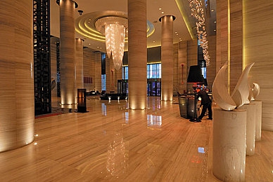 国产亚洲成人片：霓虹都市暗影疾驰，国产剧情竞速新作今日上线引爆玩家期待-3