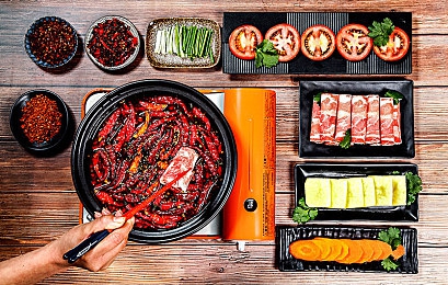 色多在线:霓虹都市竞速新纪元,动态色彩战略颠覆极速对决-2