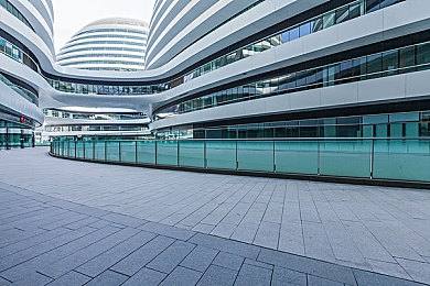 中国成人AV电影:霓虹隧道,夜光城赛车手的自由与暗影之旅-4