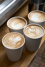 av免播放器:直给式赛车游戏崛起,极致驾驶体验告别冗余前戏-4