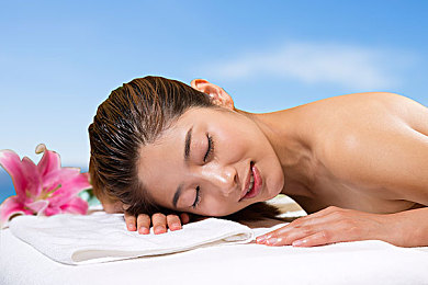 打的扑克又叫又痛:轰鸣与筹码在弯道共舞,策略同引擎于赛道轰鸣-5