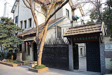 黄网404：赛博朋克竞速新作发售，都市逃亡与监控社会的终极对决-3