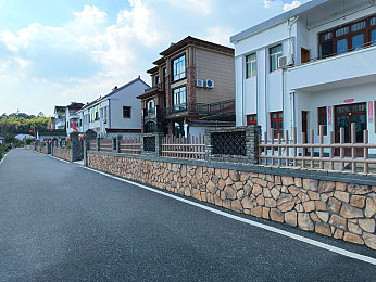 亚洲精选一区二区:《极限竞速:地平线》全新东方赛道实测,都市霓虹与山海弯道驾驭指南-5