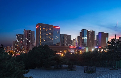 亚精一区二区：《极速纪元》双子赛道深度对决，技术流与速度派的终极试炼-2