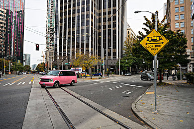 黄色软件App免费下载2023：2023年度最佳赛车游戏深度解析，揭秘街头竞速传奇的狂飙体验-5