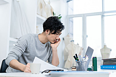 女生不穿内裤APP：虚拟风尚与道德抉择的数字化交响-5