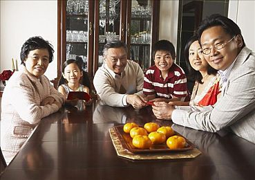 美女脱光衣服软件:《极速幻影》全新伪装剥离系统上线,揭秘赛车原始美学之旅-4