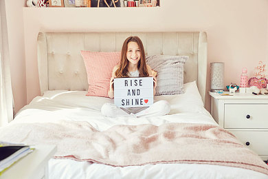 99热r：霓虹轨迹，热度永续的街头数字神话-3