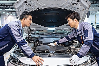 天天舔天天操：改装与竞速的永恒轮回，车库里的速度哲学-2