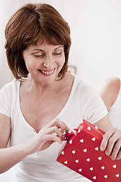 黄色软件下载华为手机：极速穿梭，未来都市光影竞驰新纪元-2