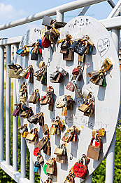 国产人+成:从零开始的国产汽车品牌传奇之旅-4