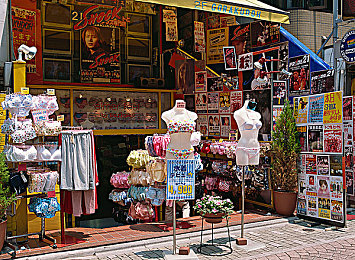 插人妻：竞速策略新作，用心理战瓦解对手车队默契