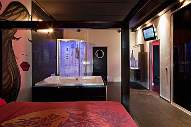 成人福利APP导航大全:《极速幻影》今日上线,革命性导航系统颠覆传统赛车游戏-4