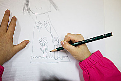 亚洲成人国产电影：《极速华章》正式上线，深度试驾国产赛车新作的操控与改装魅力-4