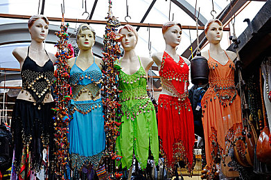 蜜桃精产品一区一区三区：甜蜜竞速新作今日上线，三区赛道挑战极致驾驶技巧-5