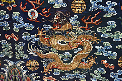 黄色软件APP3.03：霓虹都市的疾驰与温情，出租车司机的未来穿梭记-5